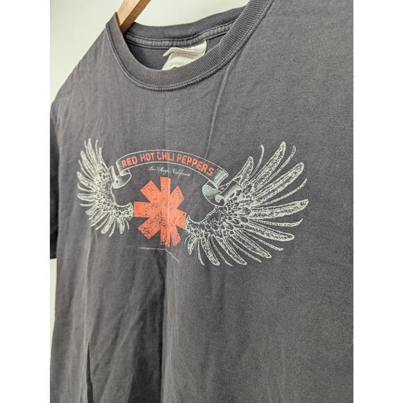 Red Hot Chili Peppers 2006 Wings Logo Graphic Band T-Shirt M Hanes Heavyweight - Picture 2 of 6